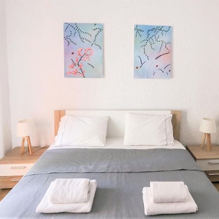 Beachfront Deluxe Apt. Пефкохорі Екстер'єр фото