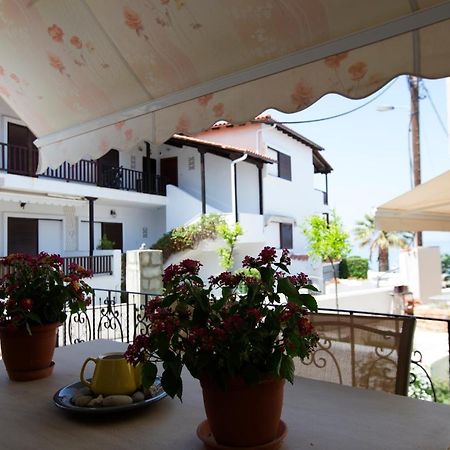 Beachfront Deluxe Apt. Пефкохорі Екстер'єр фото