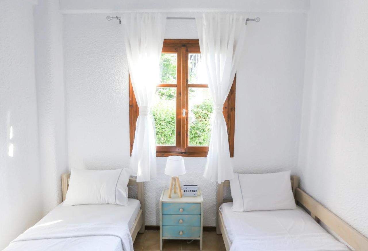 Beachfront Deluxe Apt. Пефкохорі Екстер'єр фото