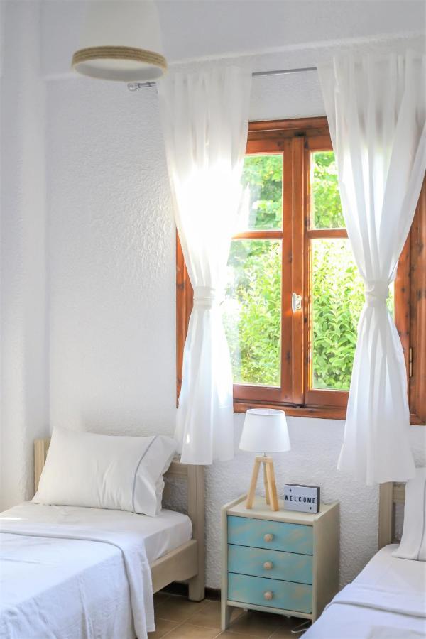 Beachfront Deluxe Apt. Пефкохорі Екстер'єр фото