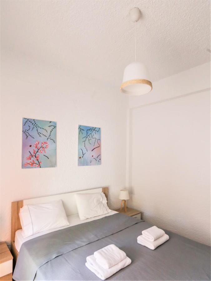 Beachfront Deluxe Apt. Пефкохорі Екстер'єр фото