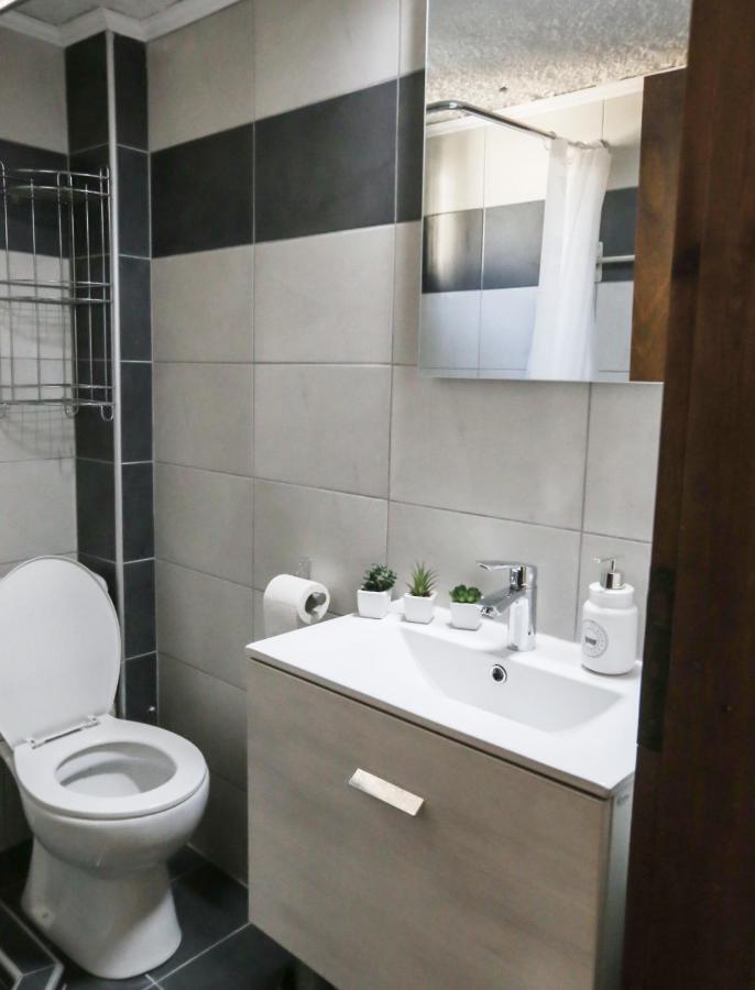 Beachfront Deluxe Apt. Пефкохорі Екстер'єр фото