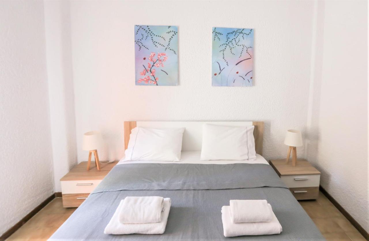 Beachfront Deluxe Apt. Пефкохорі Екстер'єр фото