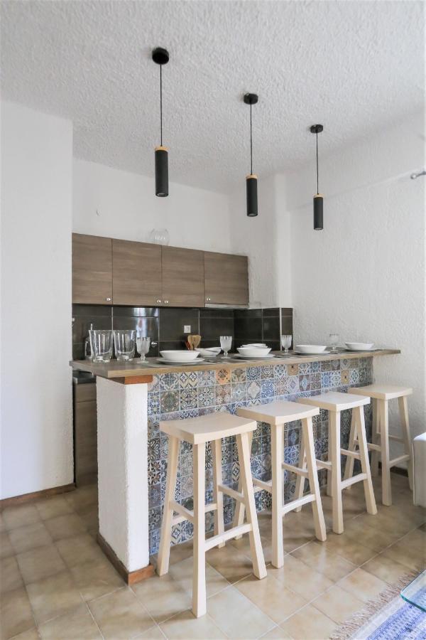 Beachfront Deluxe Apt. Пефкохорі Екстер'єр фото